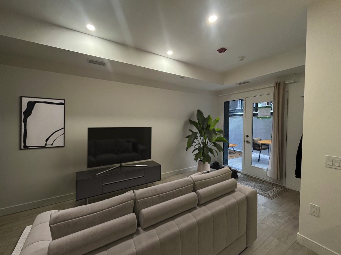 178 Clonmore Dr #6 - Photo 6 of 9