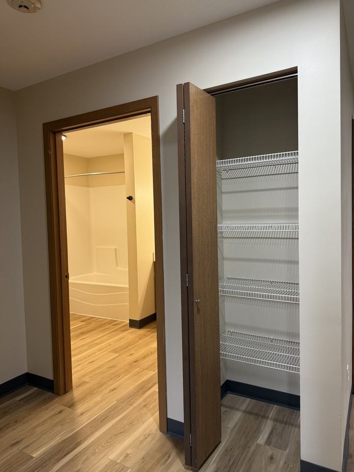 1321 1st St Ne #2 - Photo 3 of 10