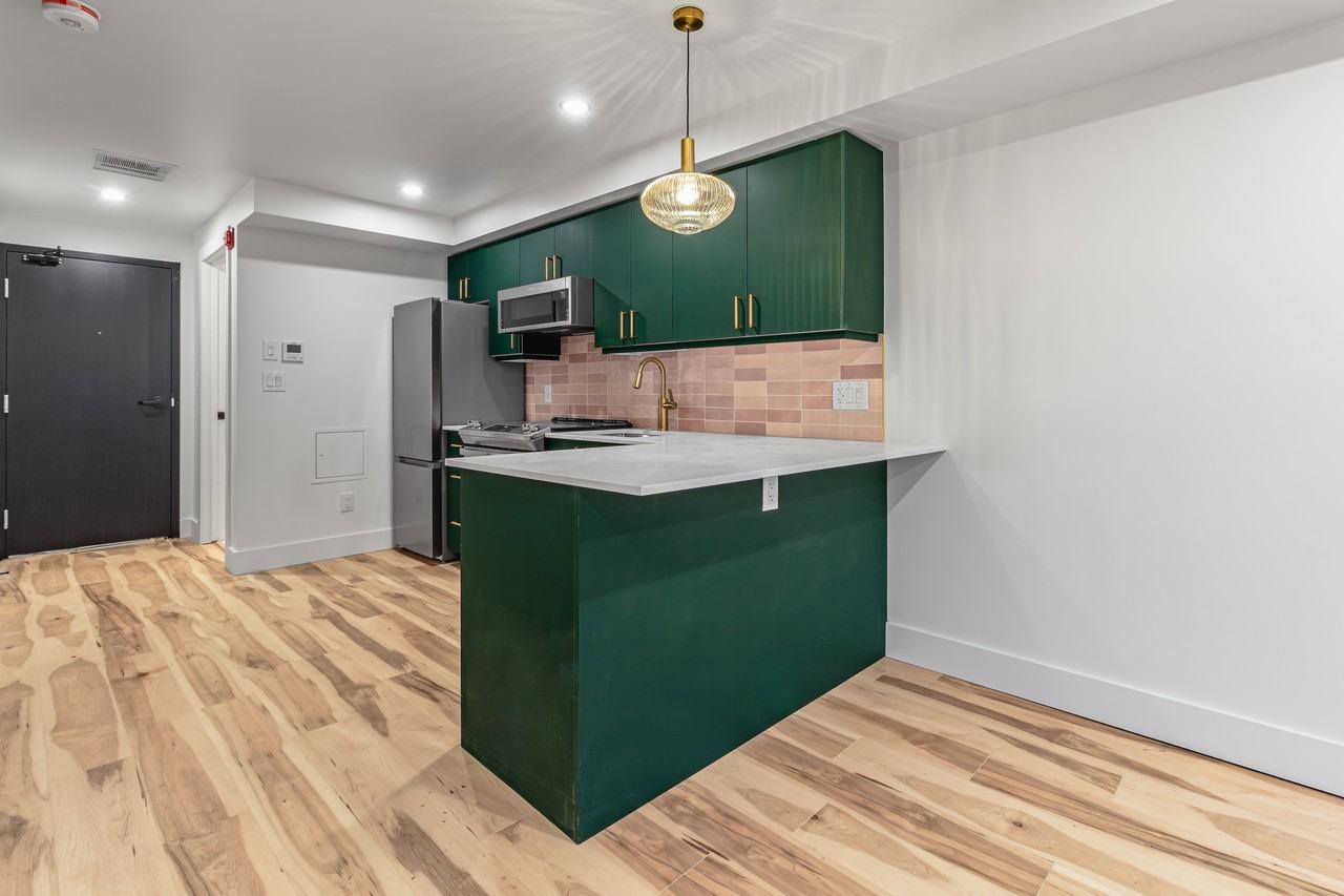 476 Rue Wilbrod Street - Photo 3 of 13