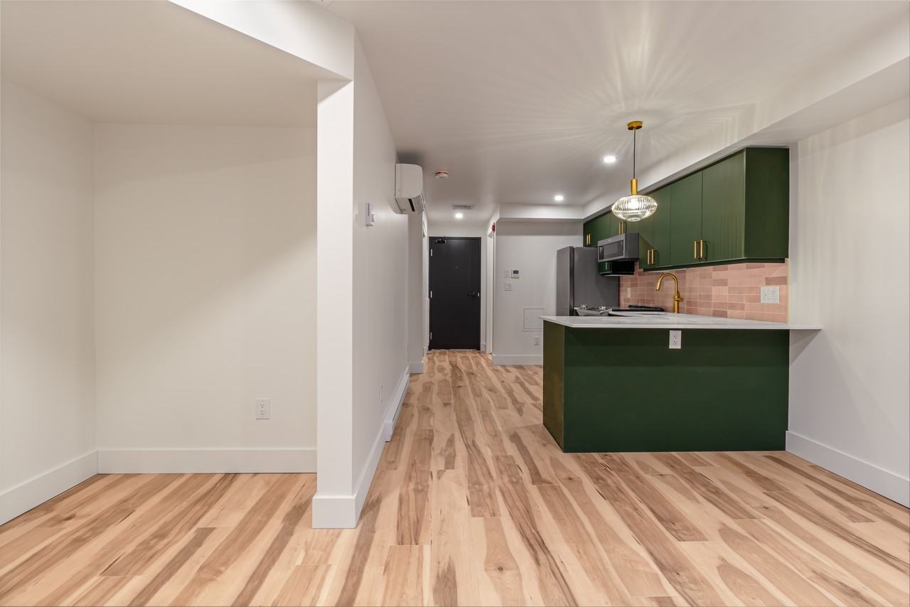 476 Rue Wilbrod Street - Photo 7 of 13