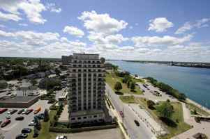 featured image of 392 Front St N