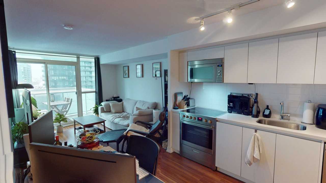 QUARTZ CONDOS - Photo 4 of 20