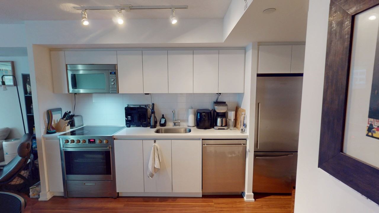 QUARTZ CONDOS - Photo 5 of 20