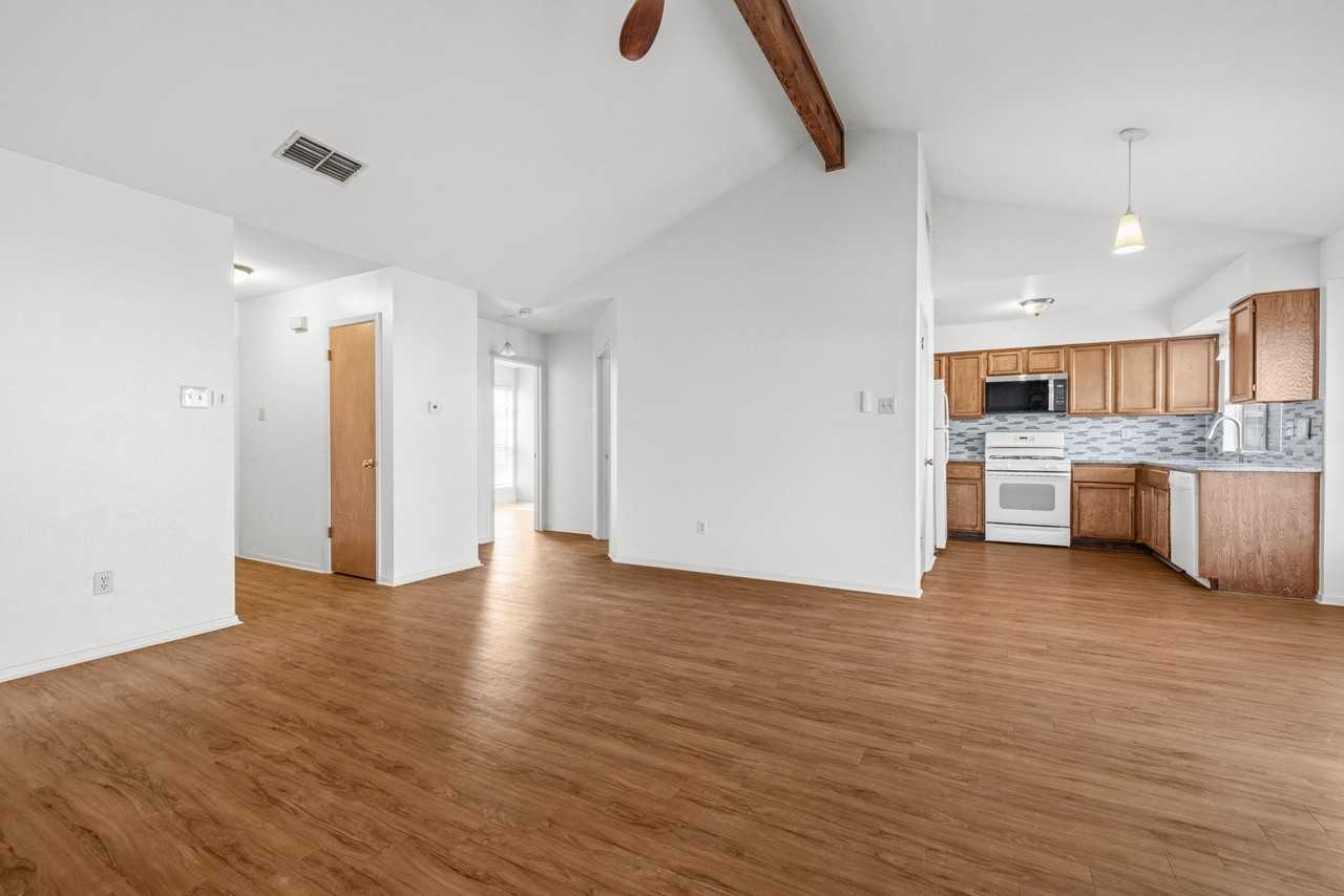 3112 Freemont St #1 - Photo 3 of 10