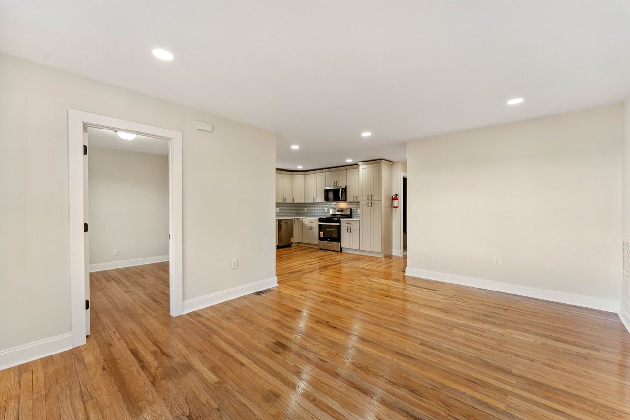 28 Toronto Ct #1 - Photo 5 of 27