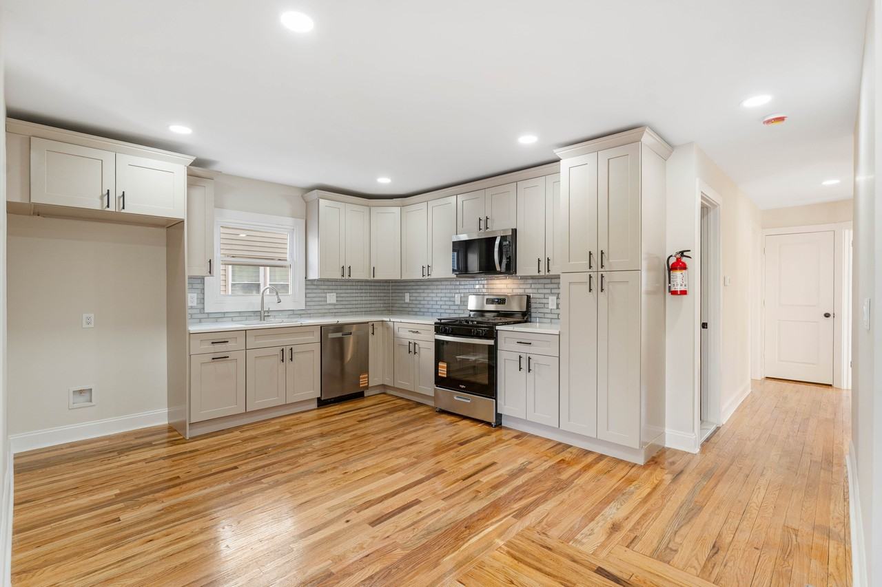 28 Toronto Ct #1 - Photo 7 of 27