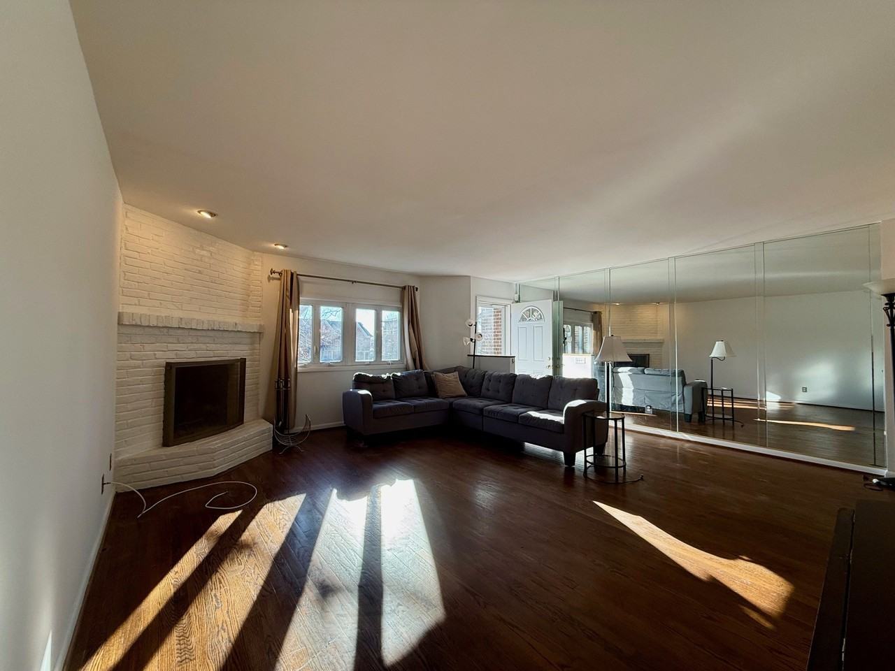 28 Servan Ct #1 - Photo 3 of 26