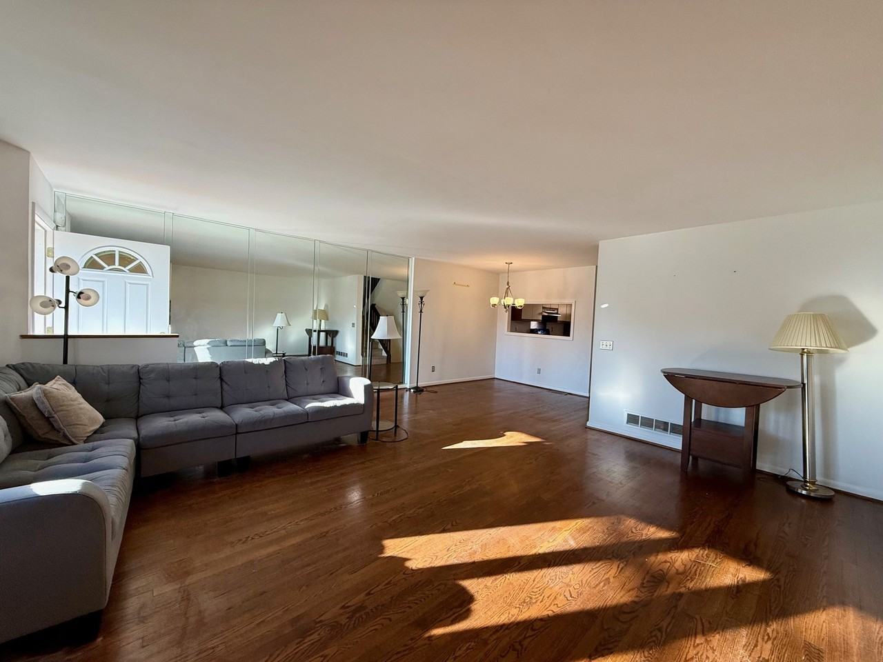 28 Servan Ct #1 - Photo 4 of 26