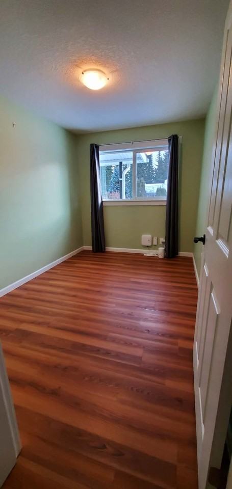 4586 300-133 - 4586 Heather Road #1 - Photo 4 of 10