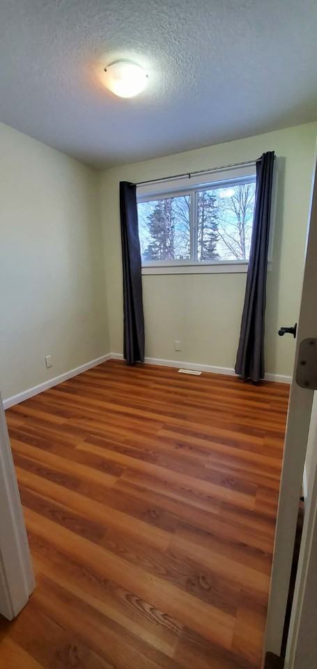 4586 300-133 - 4586 Heather Road #1 - Photo 5 of 10