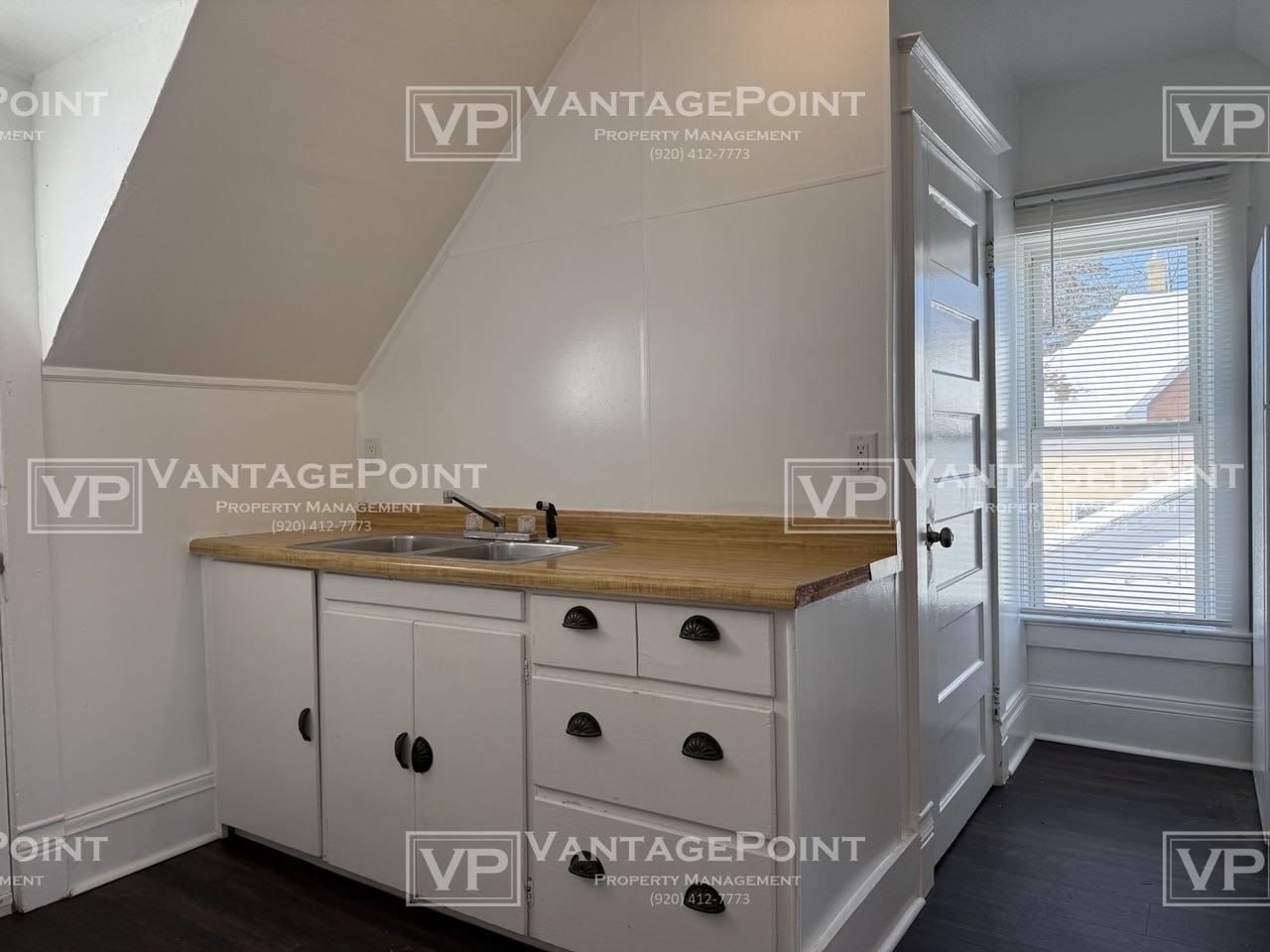 823 1/2 W Oklahoma St - Photo 3 of 19