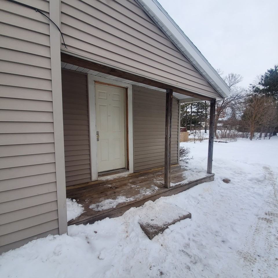 2033 Michigan Ave - Photo 2 of 12