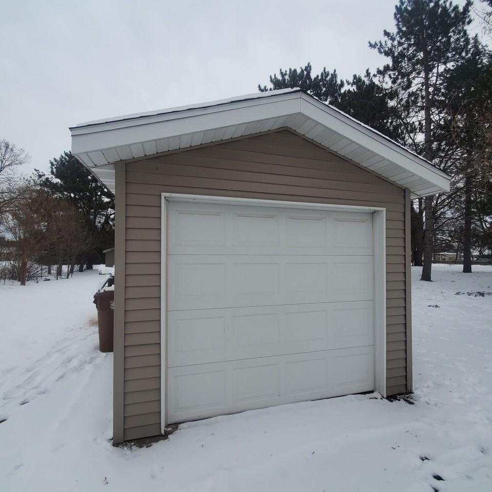 2033 Michigan Ave - Photo 3 of 12