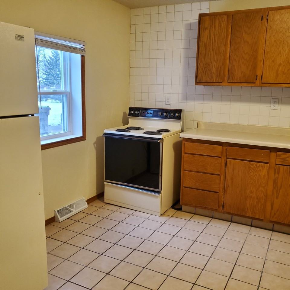 2033 Michigan Ave - Photo 4 of 12