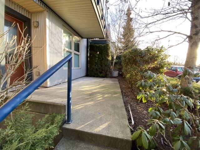 1406 Jingle Pot Road - 3 #3 - Photo 3 of 14