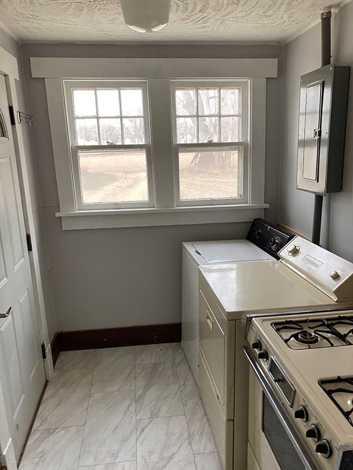 100 Lovers Ln #1 - Photo 3 of 10