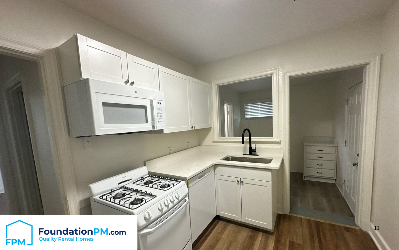 113 N Greer St #1 - Photo 3 of 19