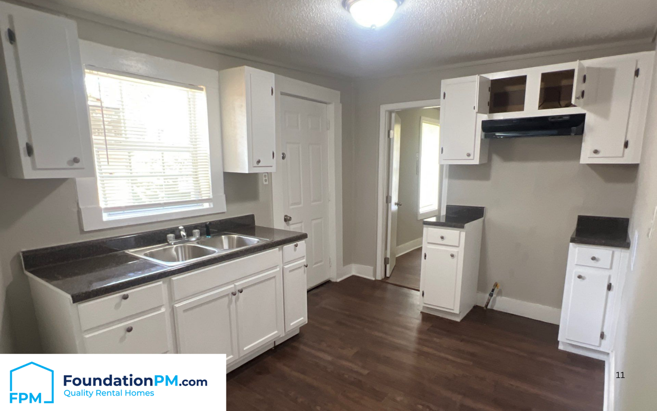 1596 Barton St #1 - Photo 4 of 7