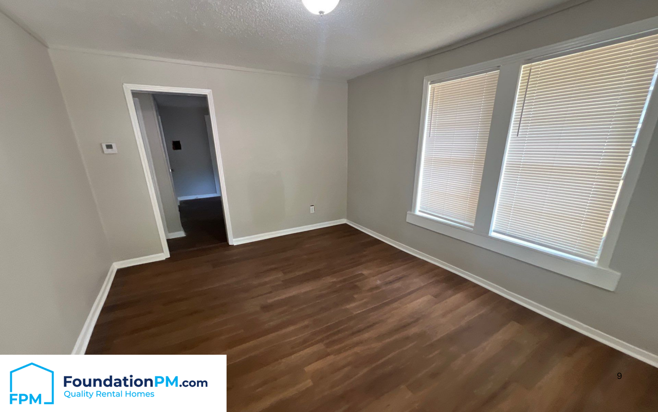 1596 Barton St #1 - Photo 5 of 7