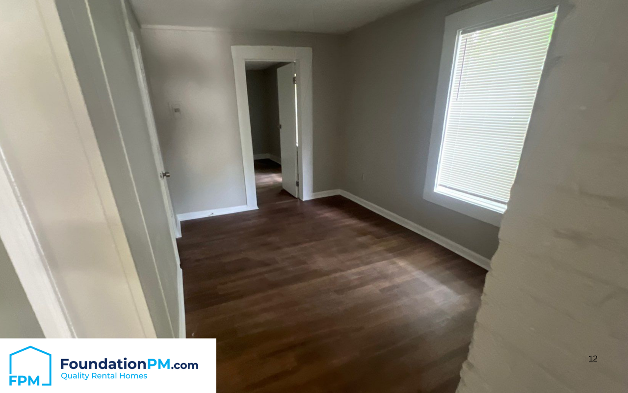 1596 Barton St #1 - Photo 7 of 7