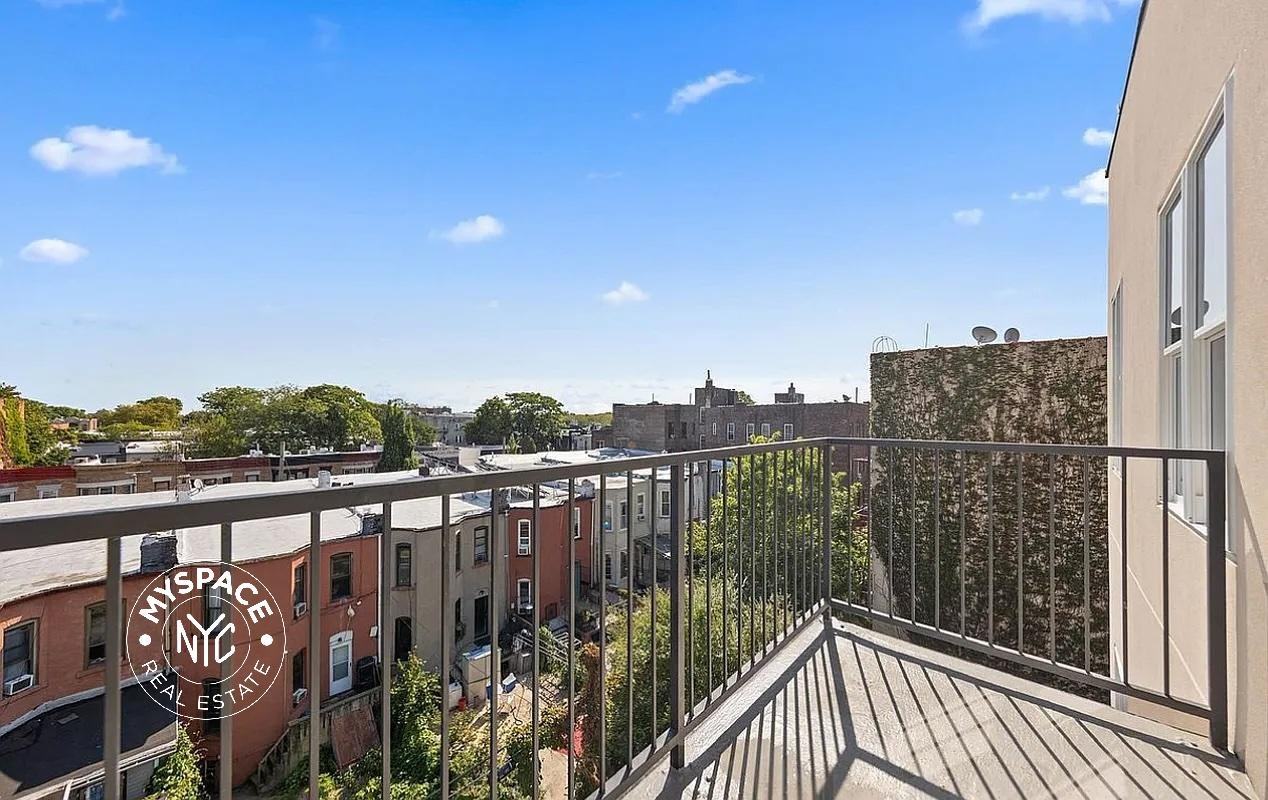 897 New York Ave #4M - Photo 4 of 5