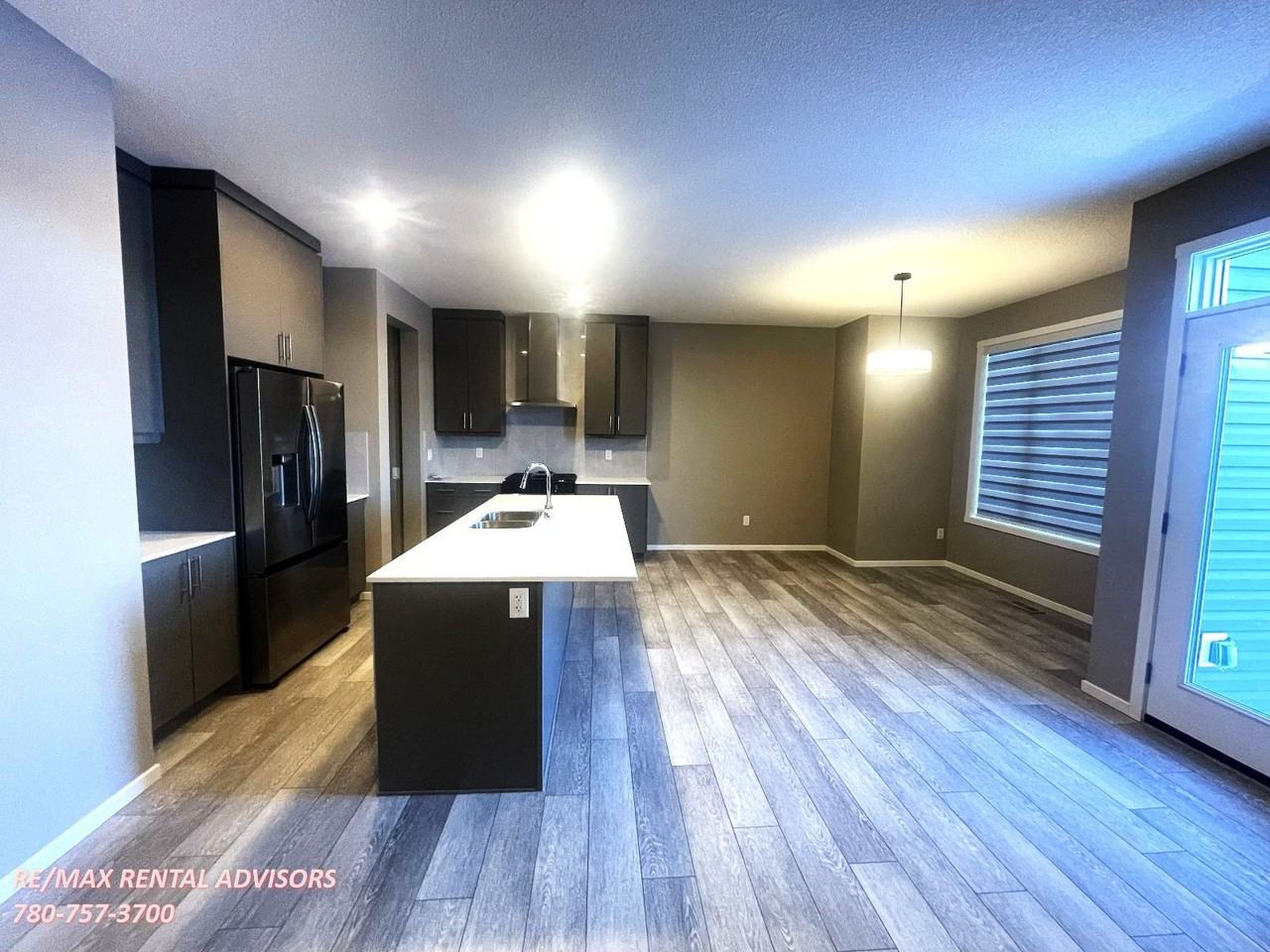 4698 16a Ave Nw - Photo 6 of 24