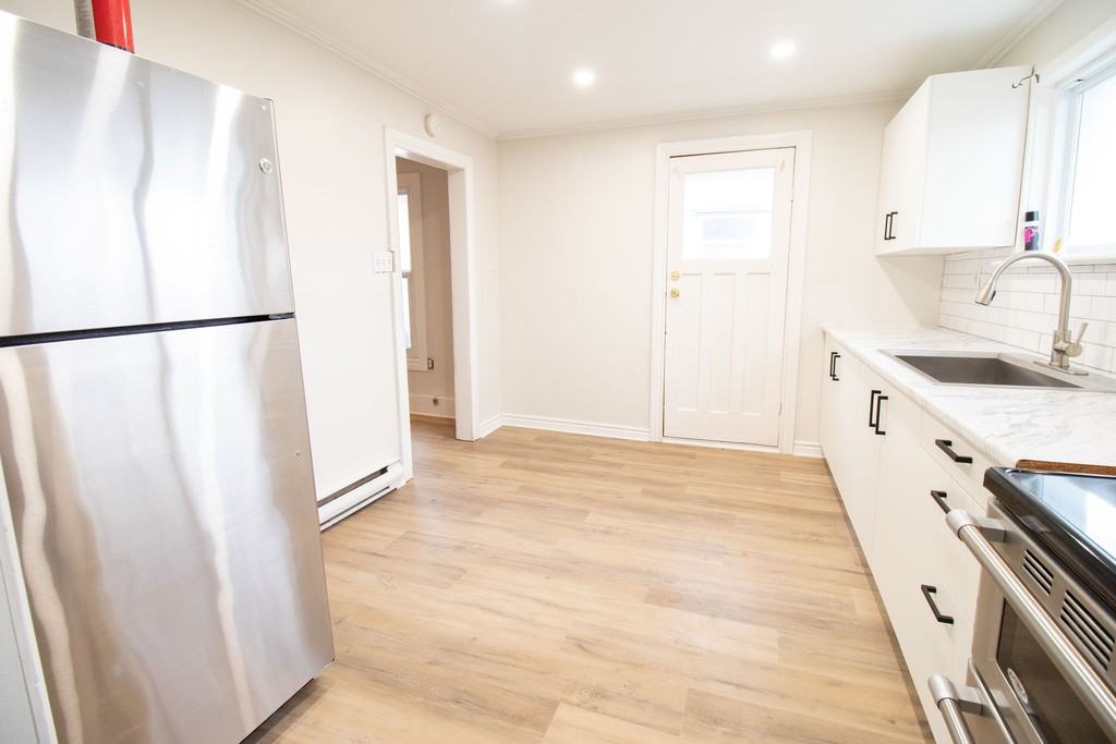 71 John St - Photo 4 of 33