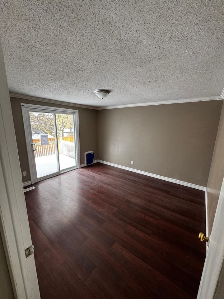 Kingscourt Drive - Photo 2 of 9