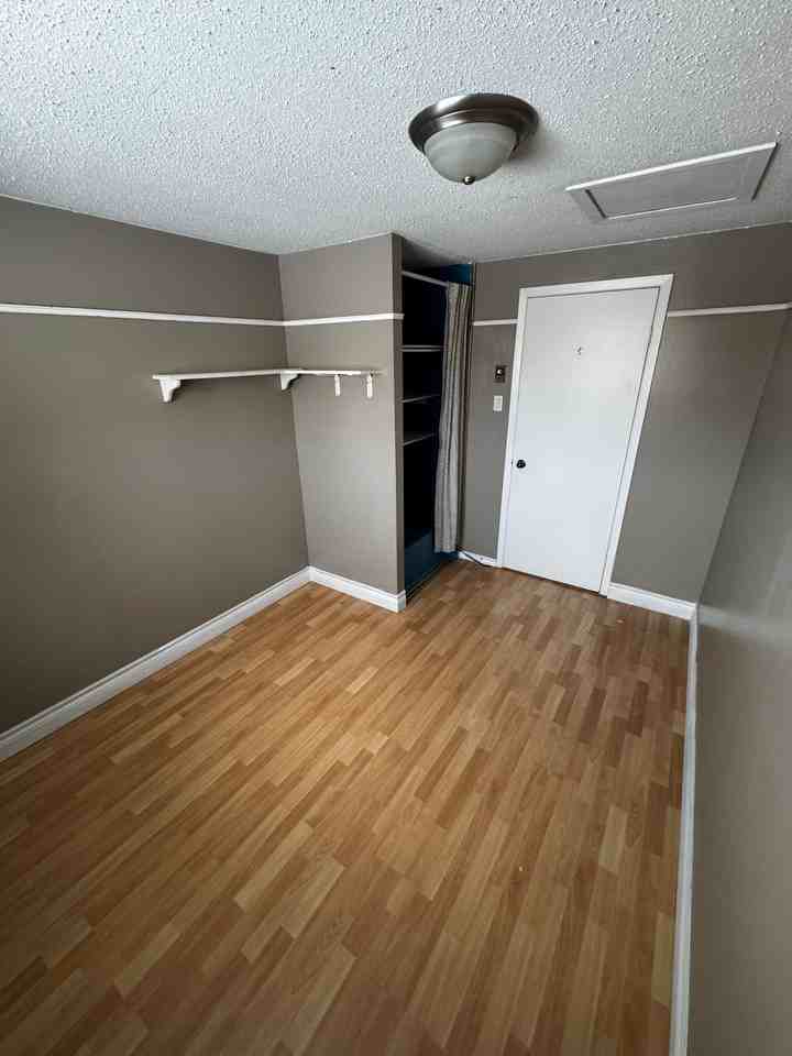 Kingscourt Drive - Photo 6 of 9