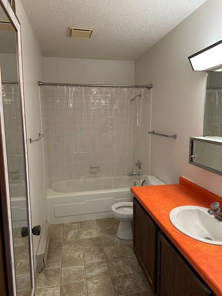 Prairie View - Photo 3 of 11