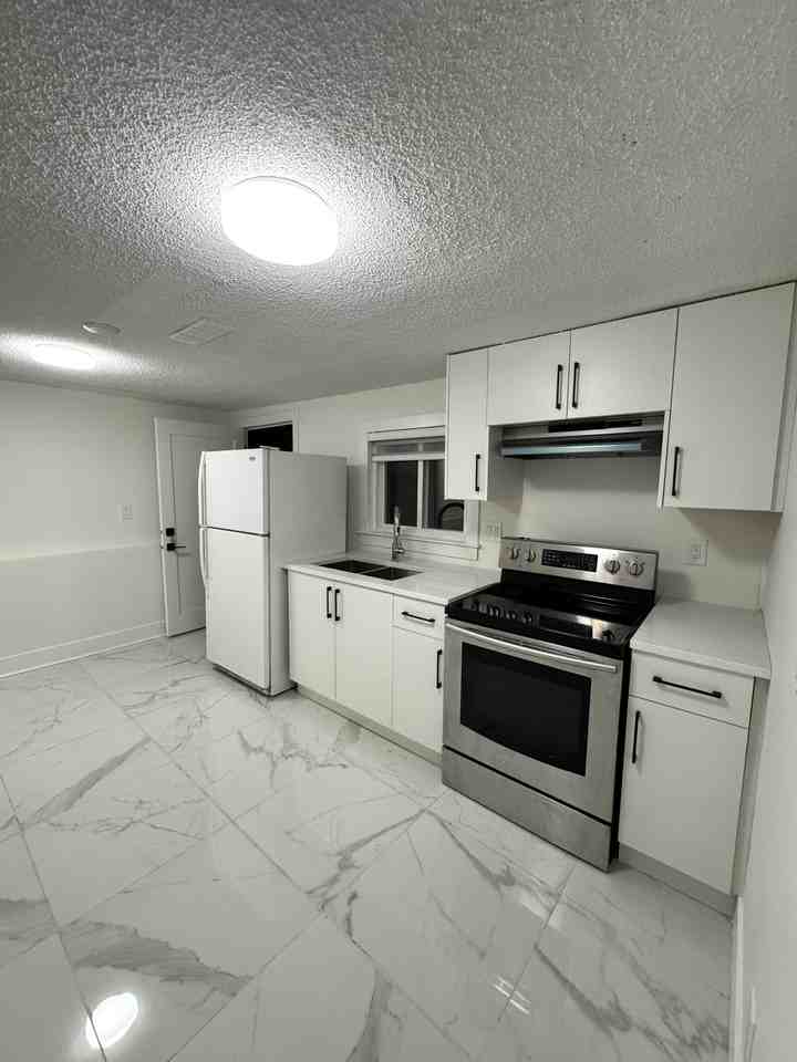 24765 Halnor Ave - Photo 5 of 21