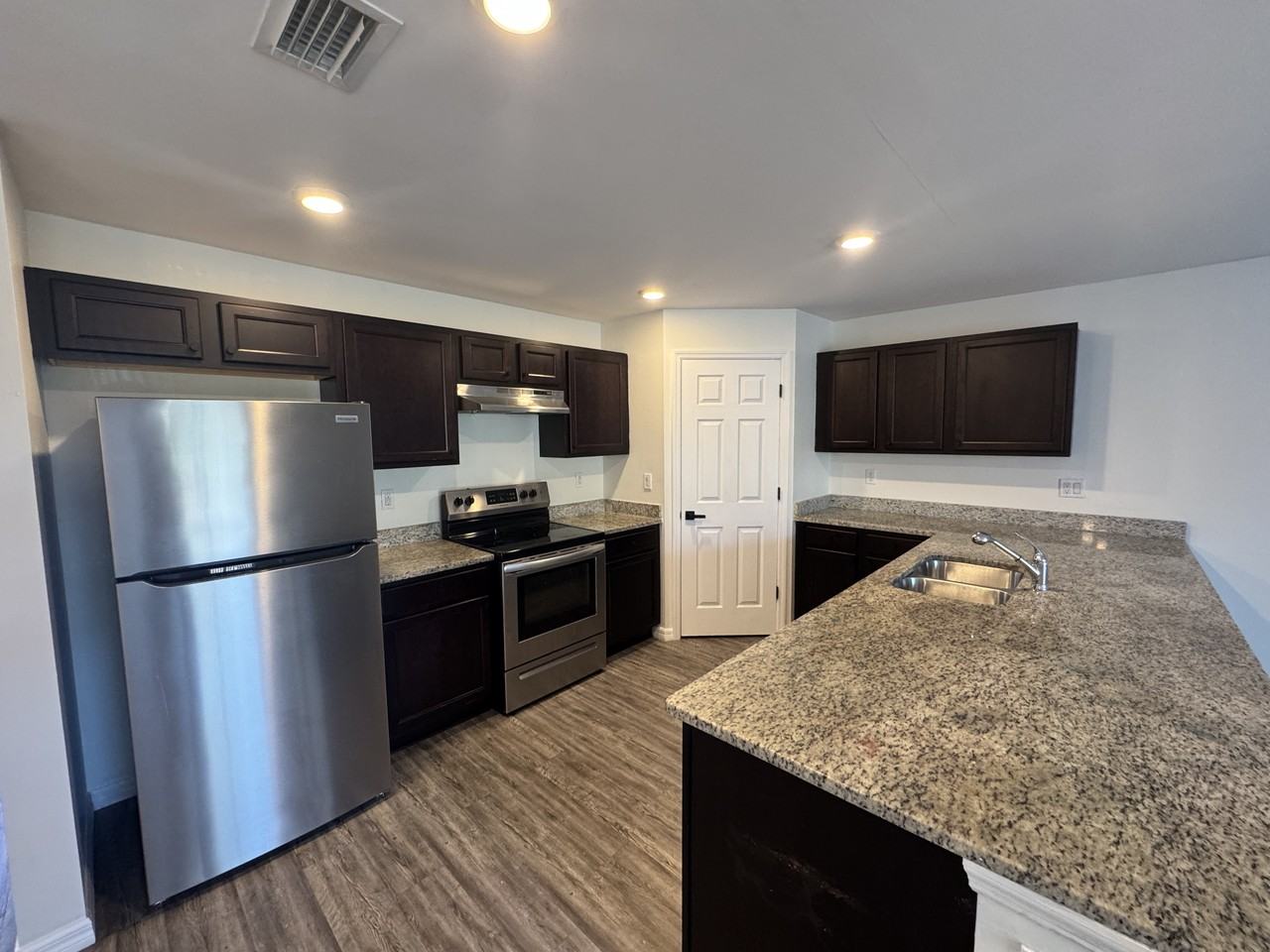 1195 Highlands Rd #1 - Photo 3 of 19