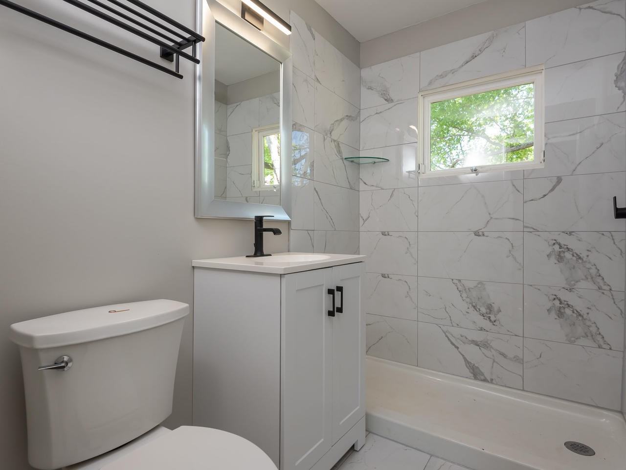 734 E Lenoir St #734 - Photo 7 of 26