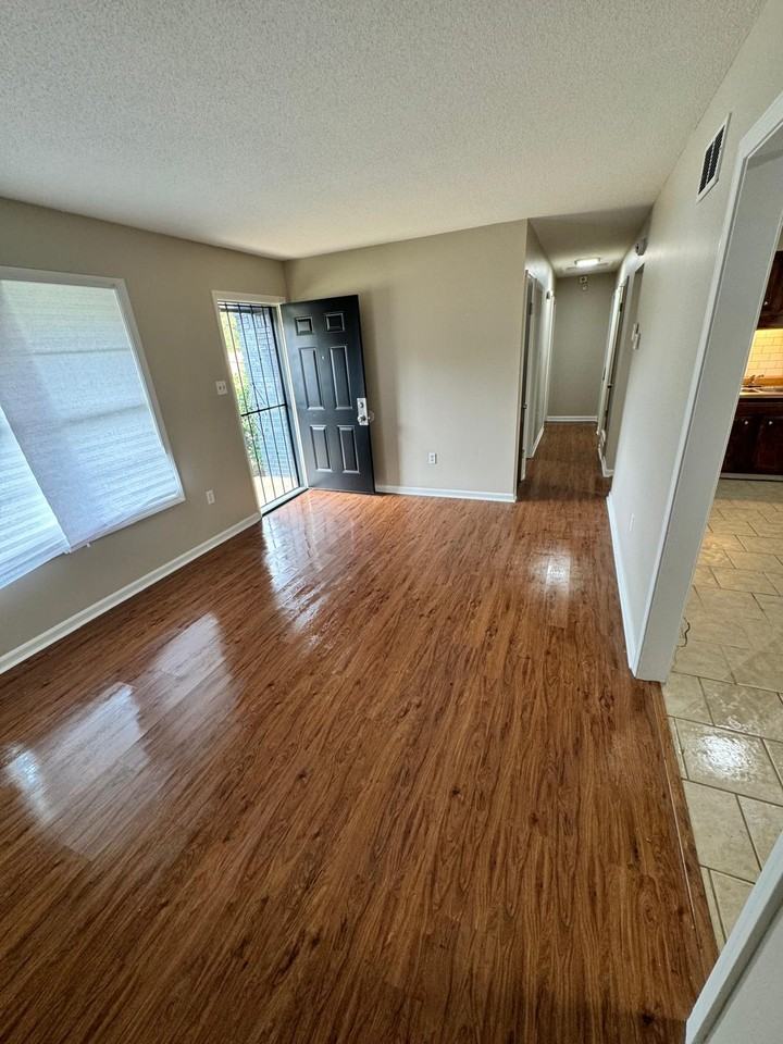 5050 Long Branch Dr #1 - Photo 4 of 23