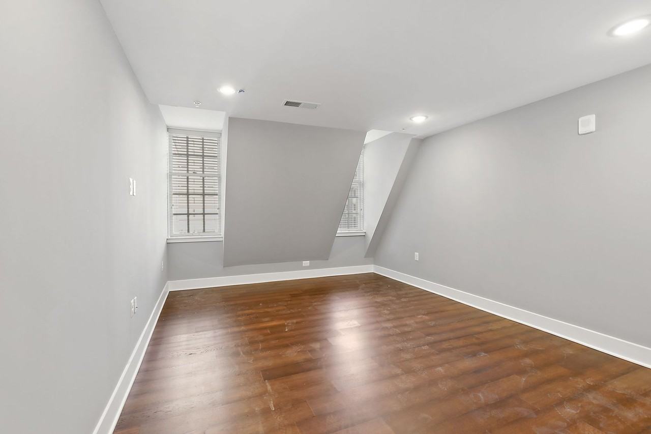 19 East Fayette - Photo 3 of 20