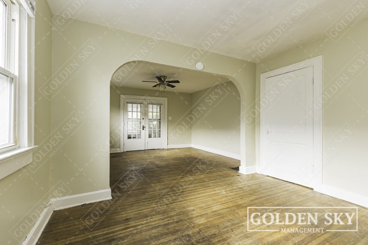 2937 N Kenwood Ave #A - Photo 6 of 10