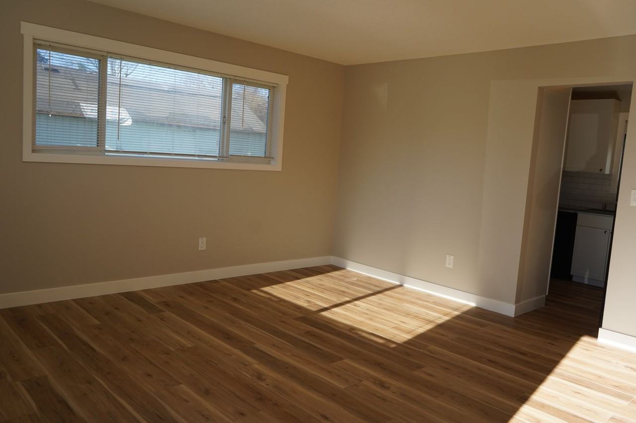 1410 E 30th St - Photo 3 of 14