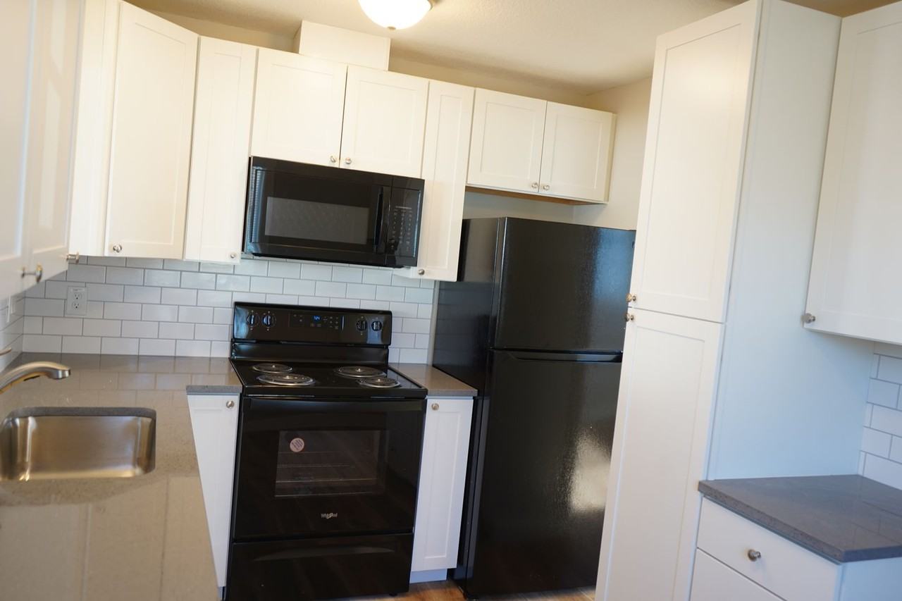 1410 E 30th St - Photo 6 of 14