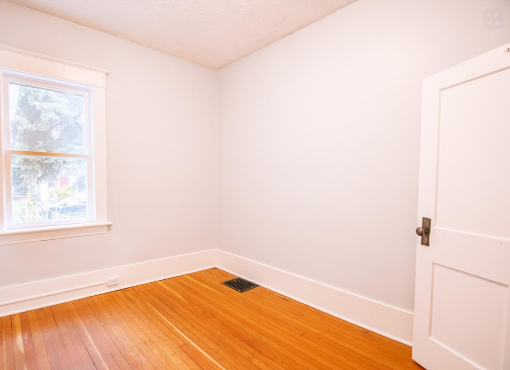 2061 Queen St #1 - Photo 7 of 11