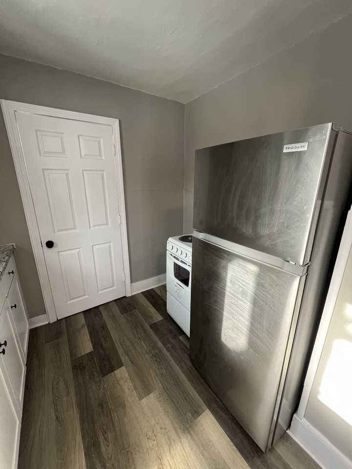 1012 Prospect St #C - Photo 4 of 14