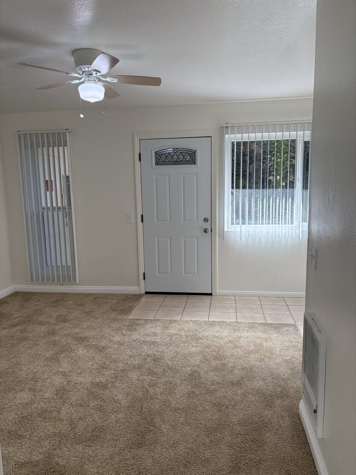 2117 Elden Ave #2117-07 - Photo 5 of 13