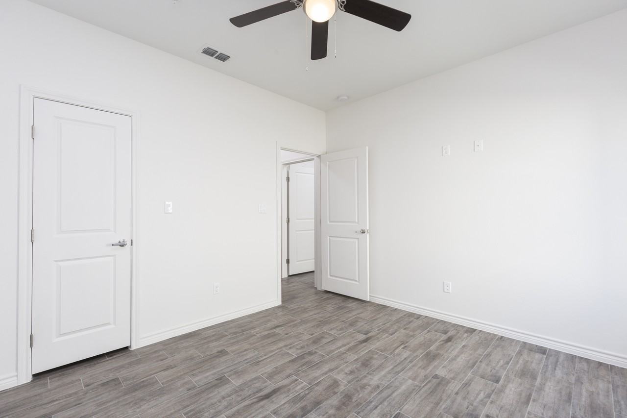 815 North 15th Place - 36 - D #36D - Photo 7 of 16