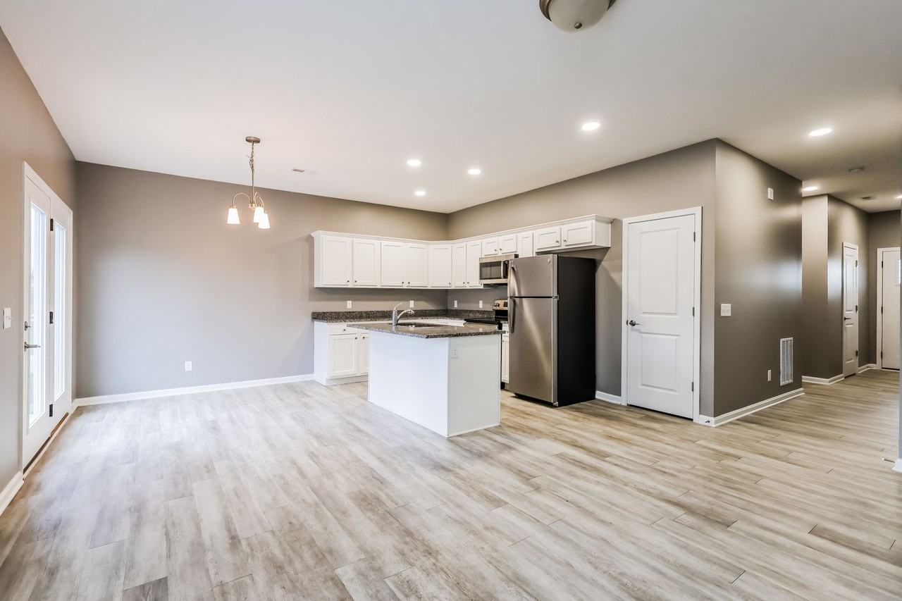 Keeneland Duplexes - Photo 3 of 43