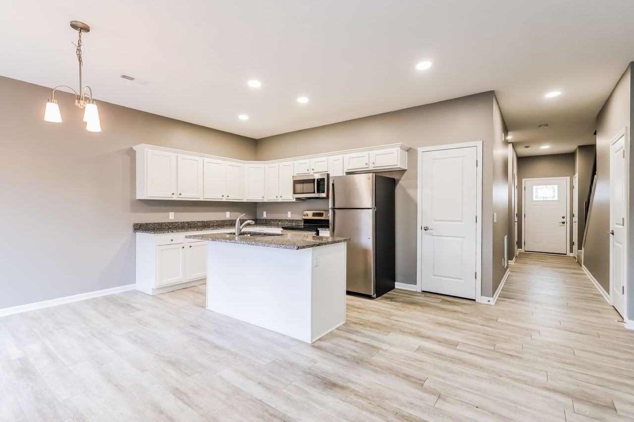 Keeneland Duplexes - Photo 6 of 43