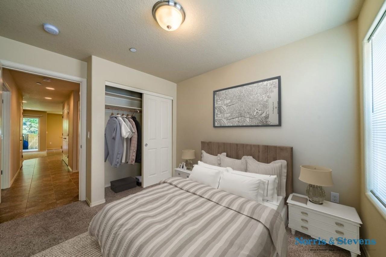 5517 Ne 66th Ave - Photo 2 of 6