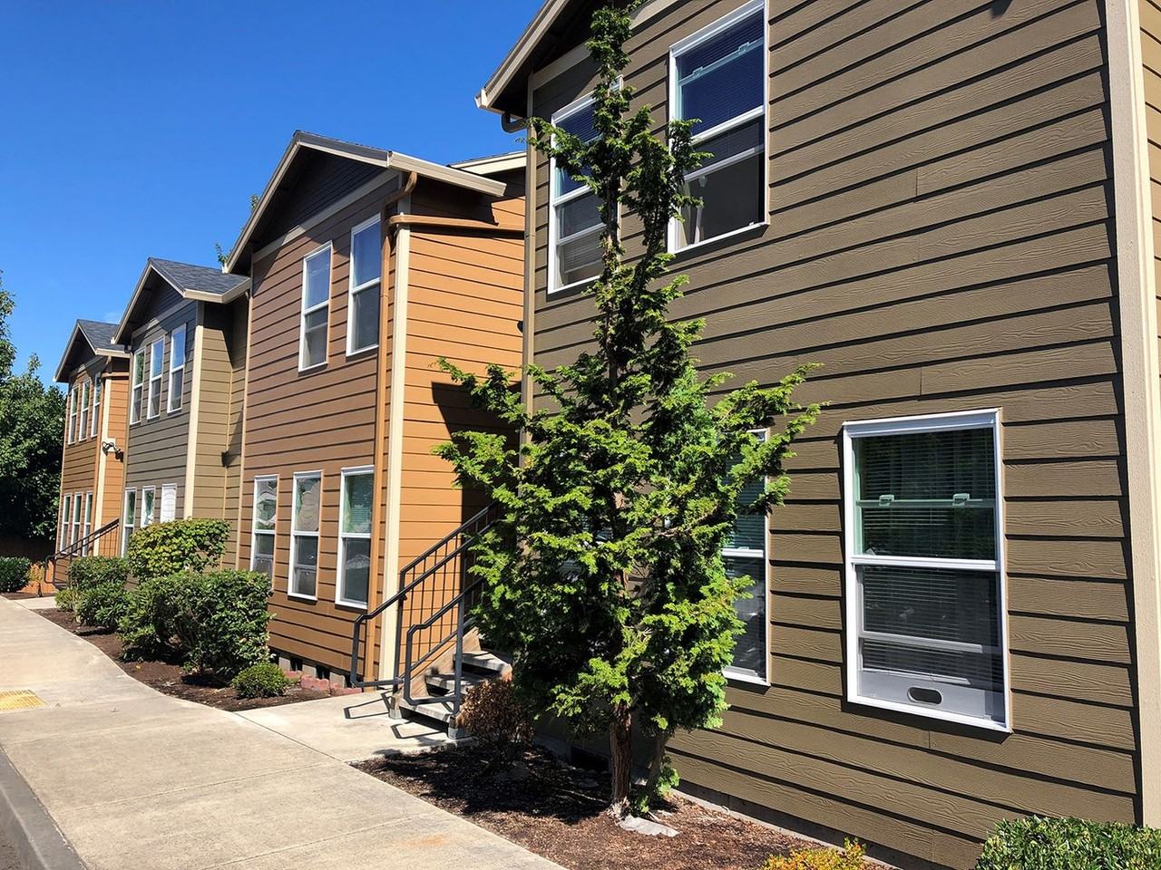 5517 Ne 66th Ave - Photo 3 of 6