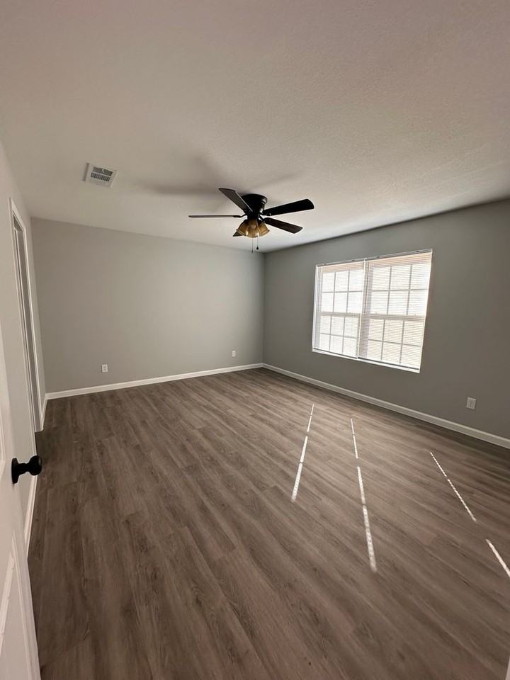 130 Hunington Cir - Photo 6 of 28