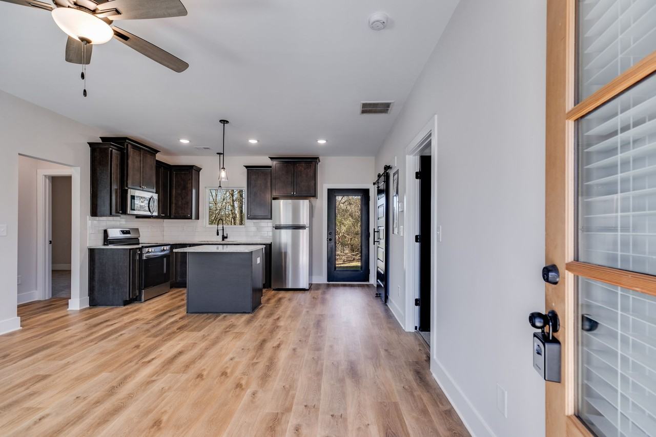 319 Bledsoe St #1 - Photo 4 of 28