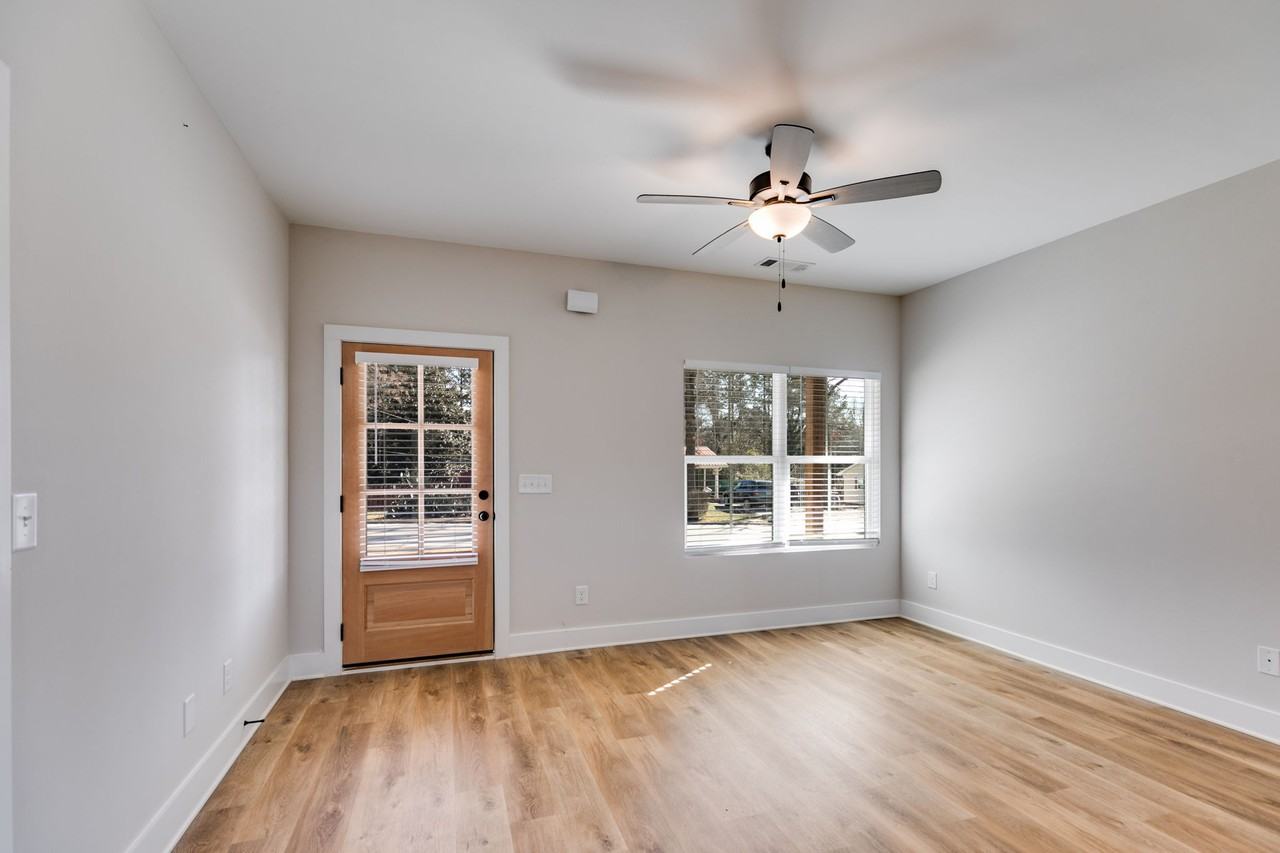 319 Bledsoe St #1 - Photo 7 of 28