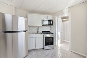 featured image of 805 W New York Ave